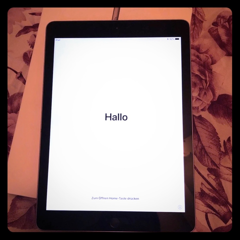 Ipad 5th Generation - image 1